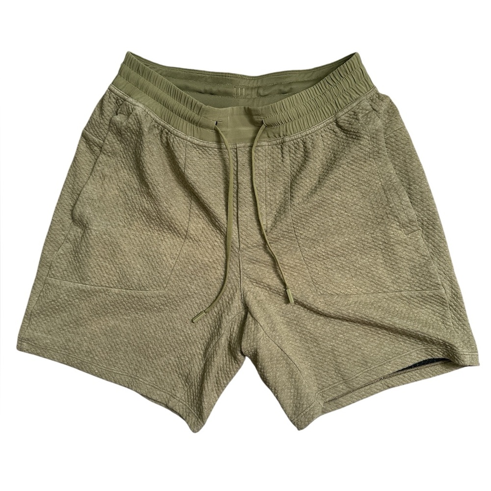 Lululemon - 7” At Ease Short in Olive Green - Medium